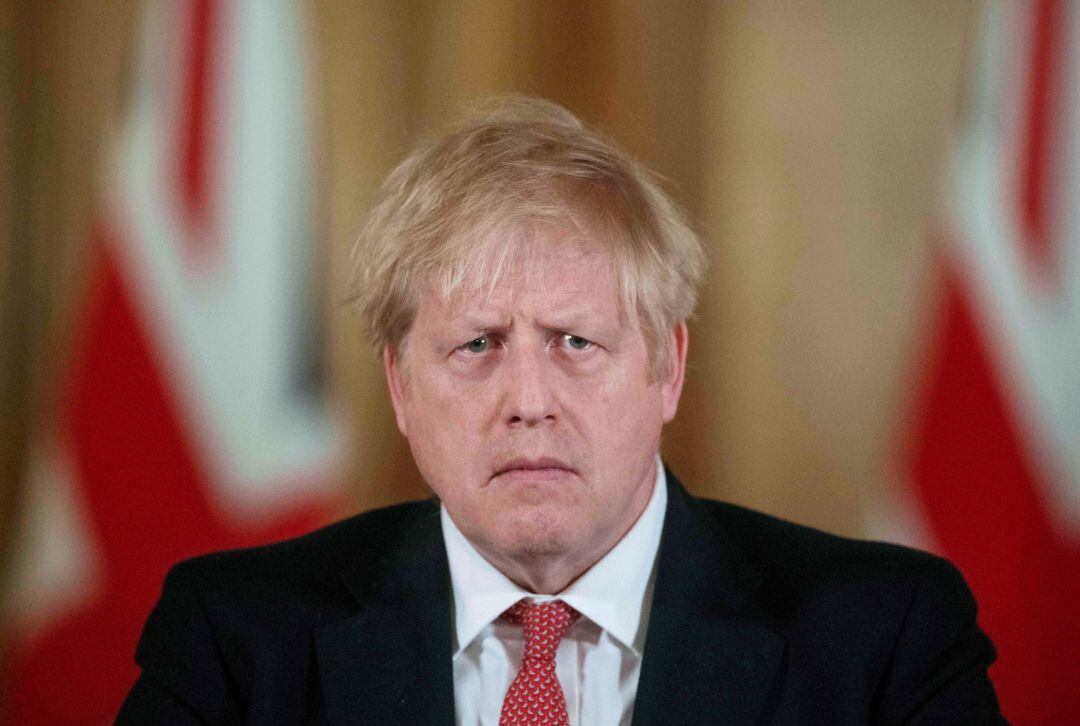 El primer ministro británico, Boris Johnson, asiste a una conferencia de prensa sobre la situación actual con la enfermedad por coronavirus.