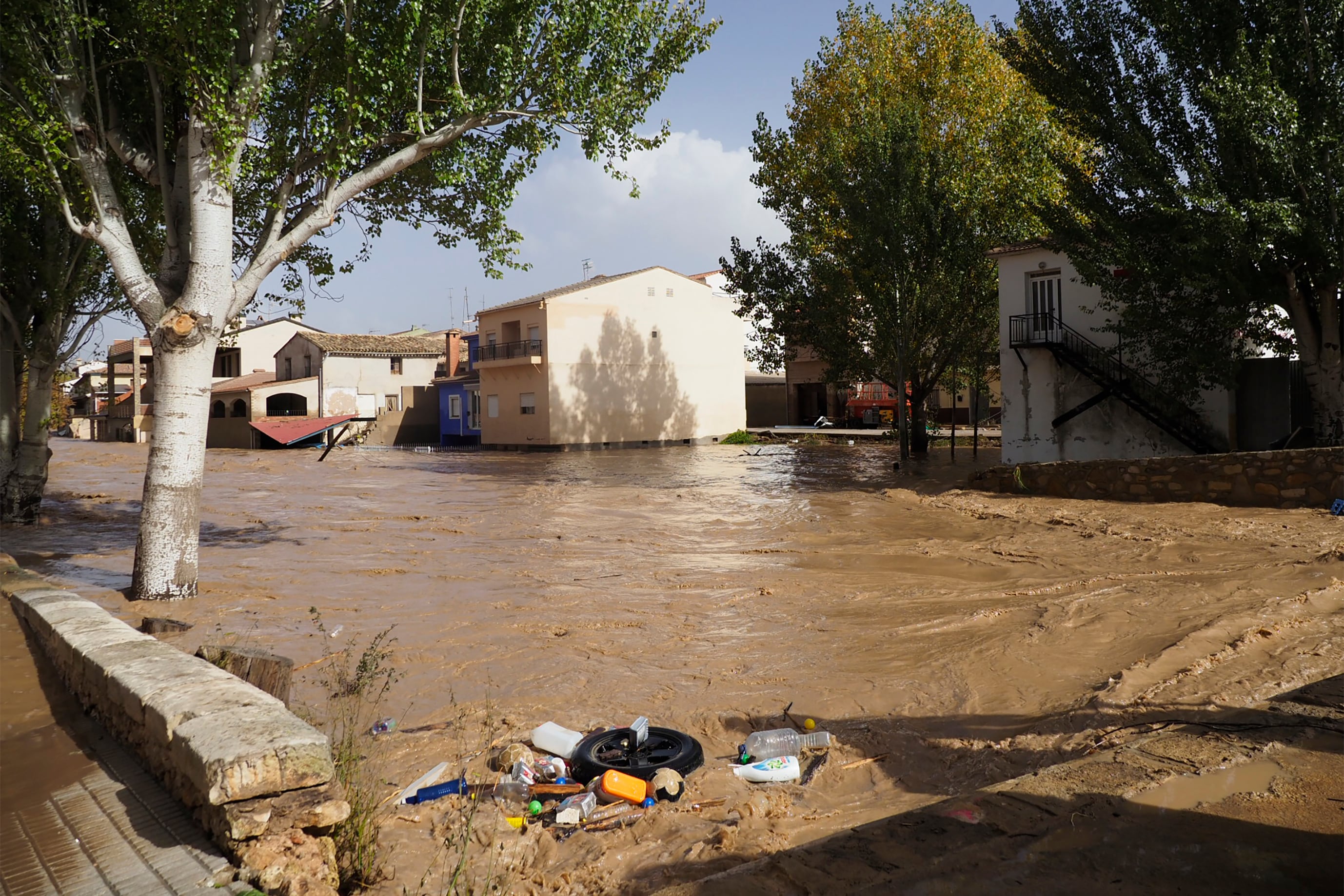 MIRA (CUENCA), 30/10/2024.- Inundaciones en la localidad conquense de Mira este miércoles, tras el paso de la Dana que azota principalmente la zona este y sur de España. EFE/ Álvaro del Olmo
