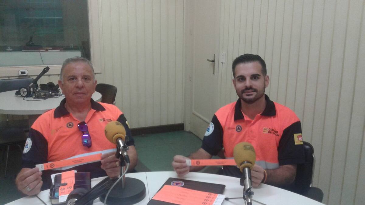 Barbastro distribuye pulseras identificativas para la seguridad de los menores en las fiestas