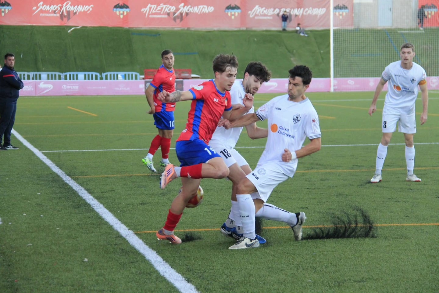 Imagen del encuentro entre el Ontinyent 1931 y el Atlético Saguntino