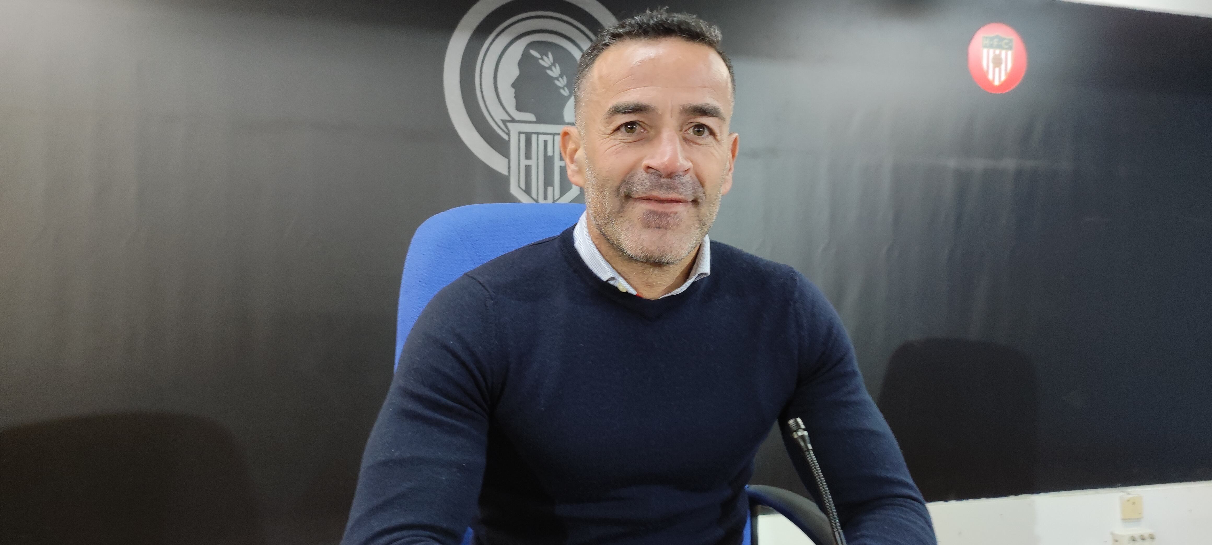 Paco Peña, director deportivo del Hércules CF, en la sala de prensa del Rico Pérez