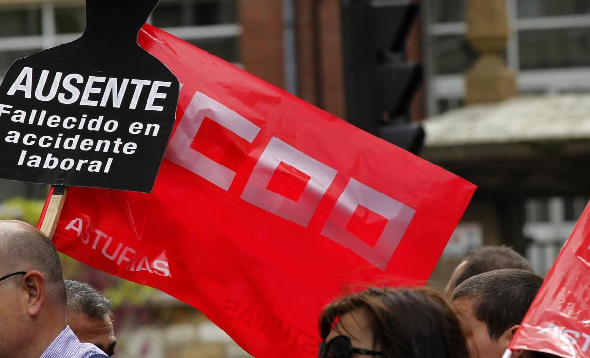 Concentración contra la siniestralidad laboral (CC.OO. Asturias)
