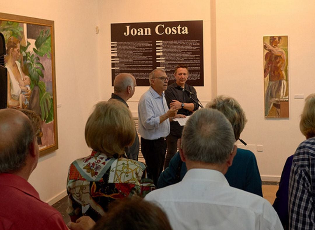 Joan Costa en su última exposición en la ciudad de Gandia. 