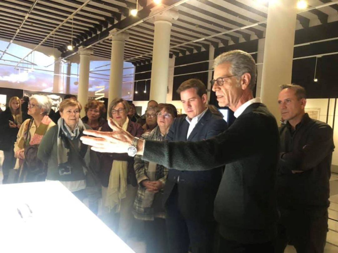 VIsita de las autoridades a la exposición