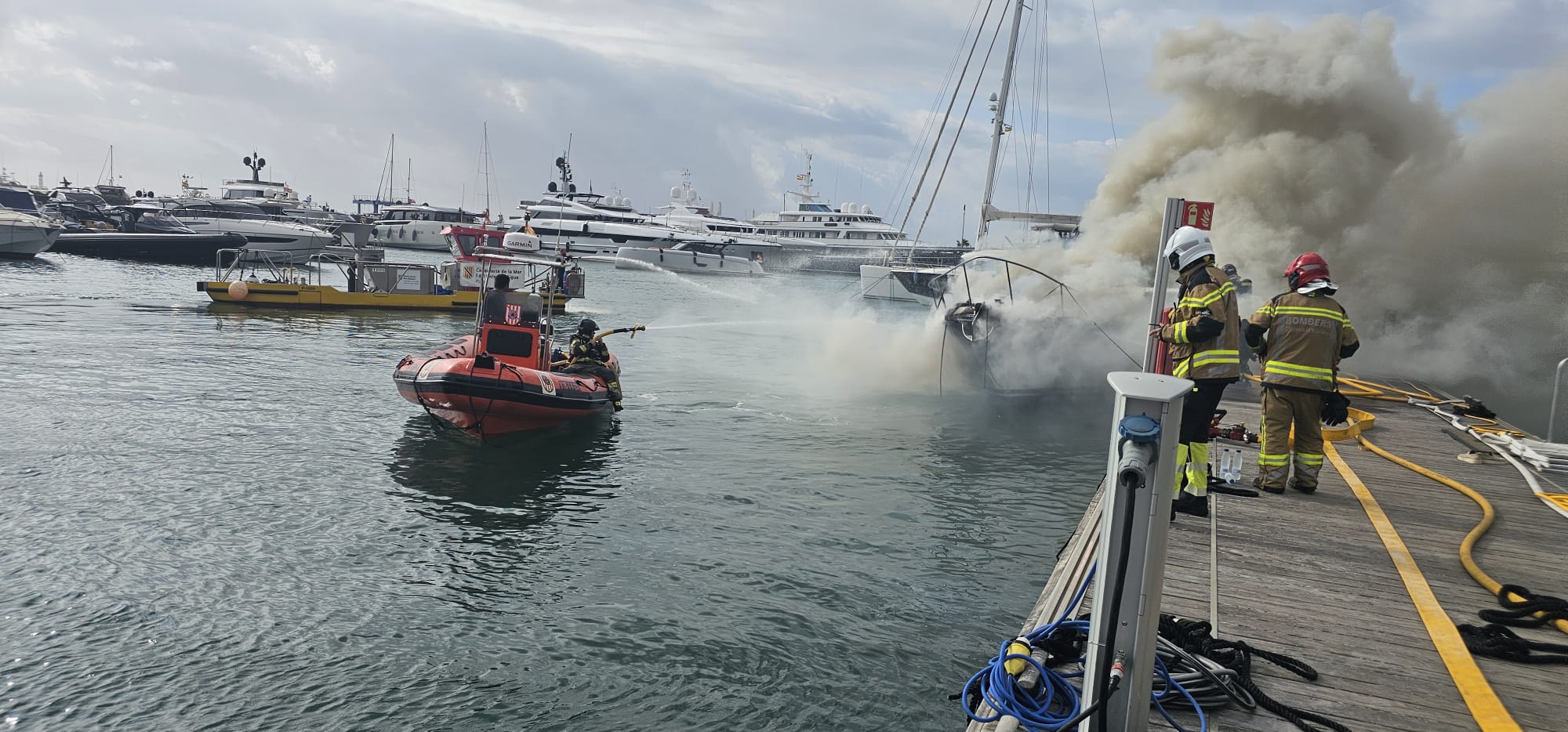 Incendio embarcación (Ayuntamiento Ibiza)