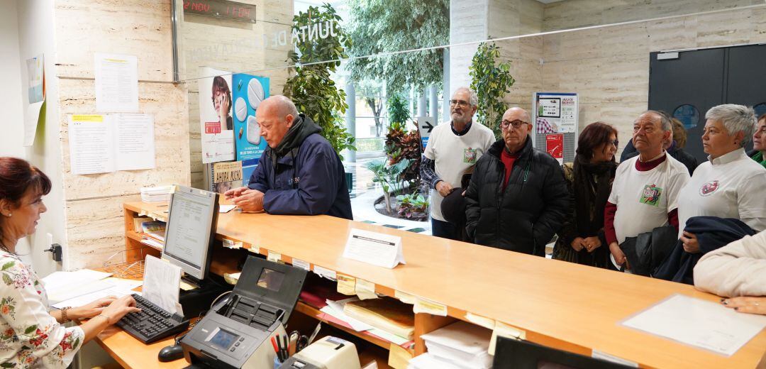 	La Coordinadora de las Plataformas en Defensa de la Sanidad Pública registra en la consejería de Sanidad un documento para su debate
