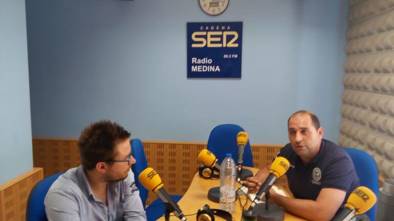 Jose María Magro (PSOE) y Juan Antonio Pisador (PP) intervienen en la Junta de Portavoces de Radio Medina