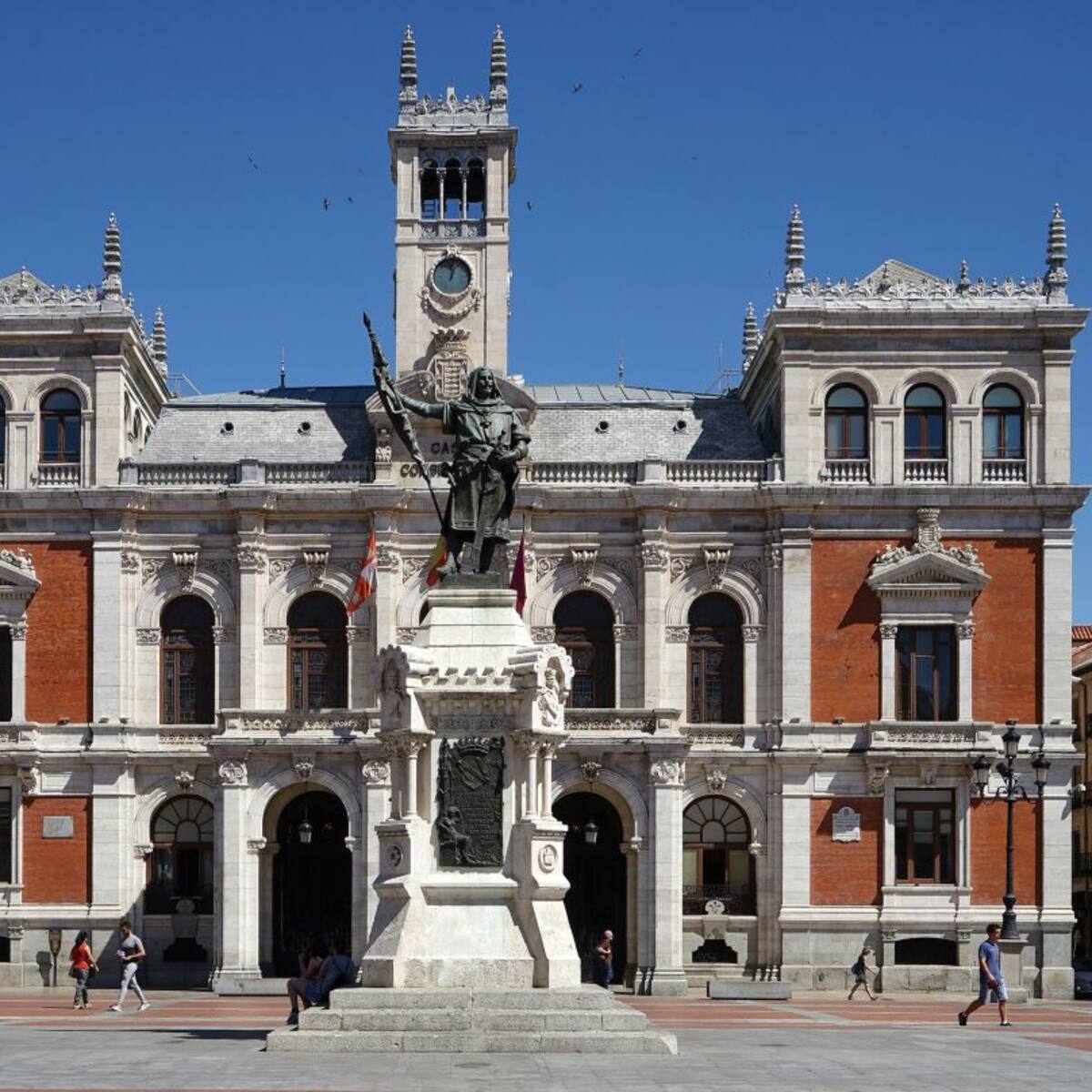 Las ayudas municipales para material escolar crecen un 7% y llegarán a los afectados por el COVID-19