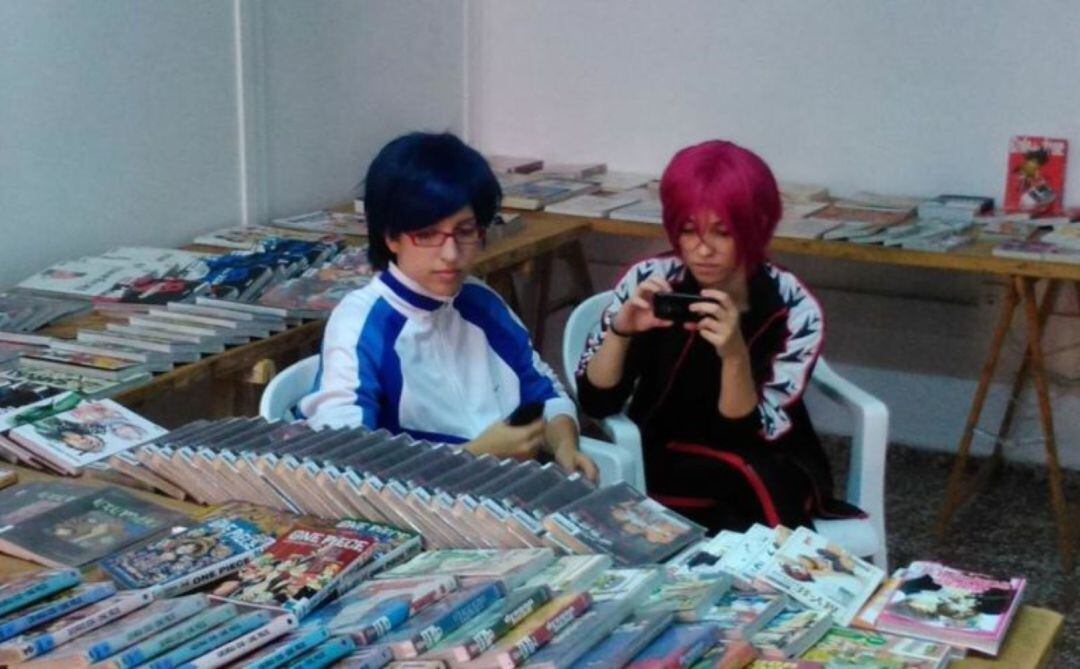 A la fira es poden comprar tota mena d'articles relacionats amb la cultura de l'oci de Japó.