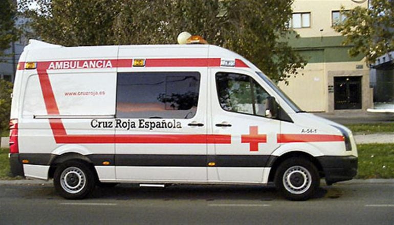 Foto de archivo de una ambulancia de Cruz Roja