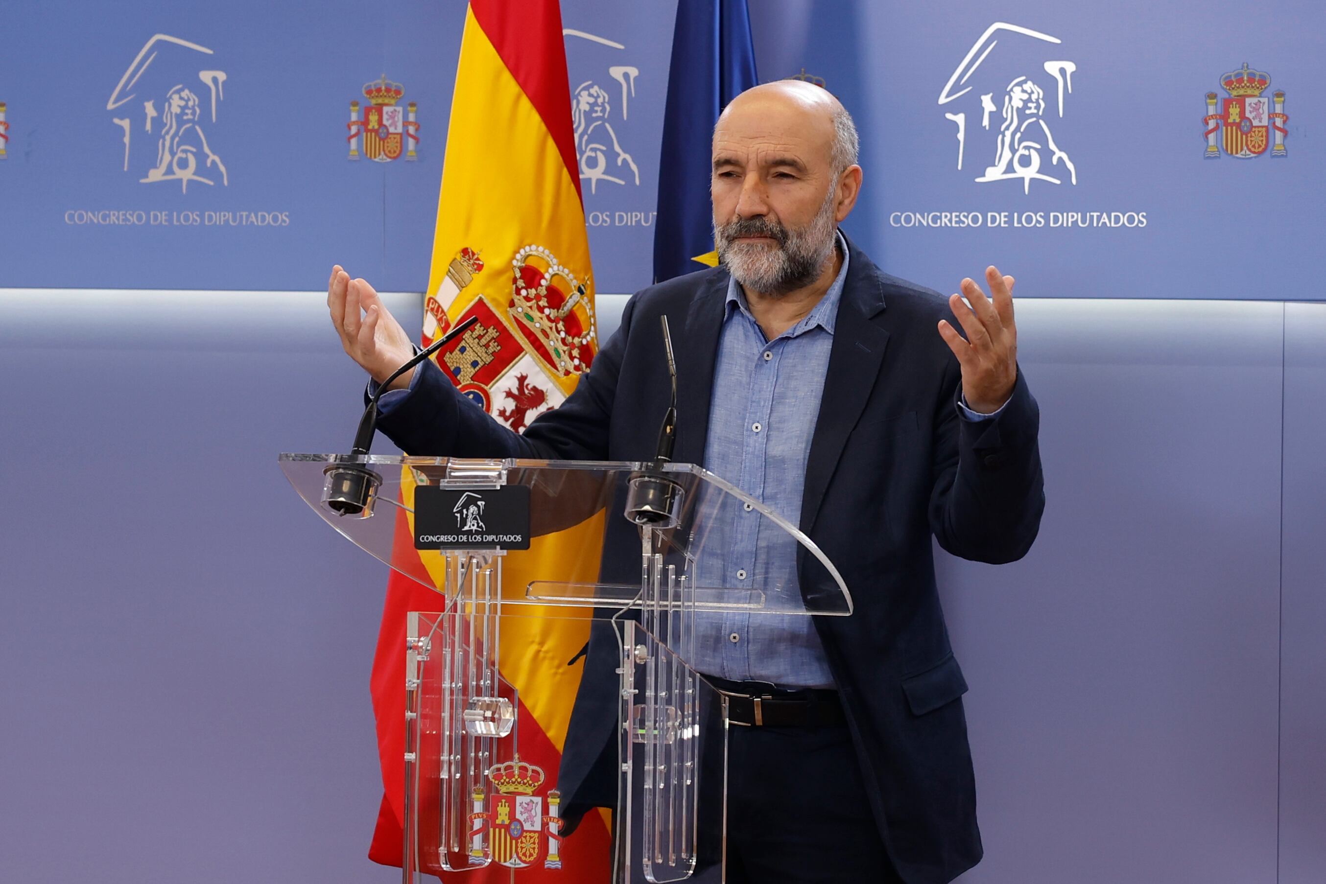 El diputado del BNG en el Congreso, Néstor Rego, en rueda de prensa
EFE/ J.J. Guillén
