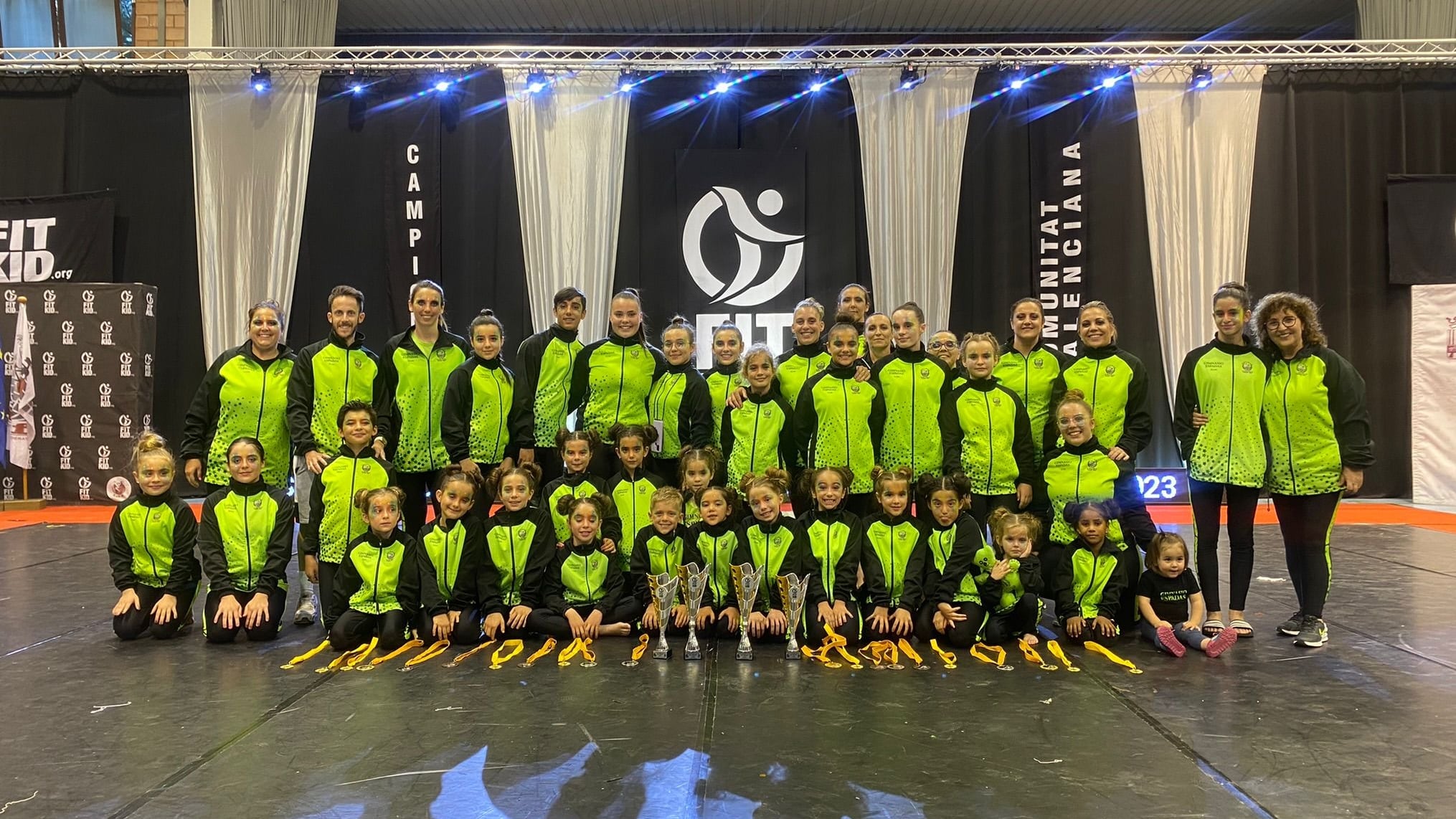 Competidores del Gimnasio Espadas de Elda en el Autonómico de Valencia