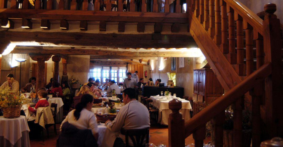 El serctor servicios es el que más influye en el aumento del paro 