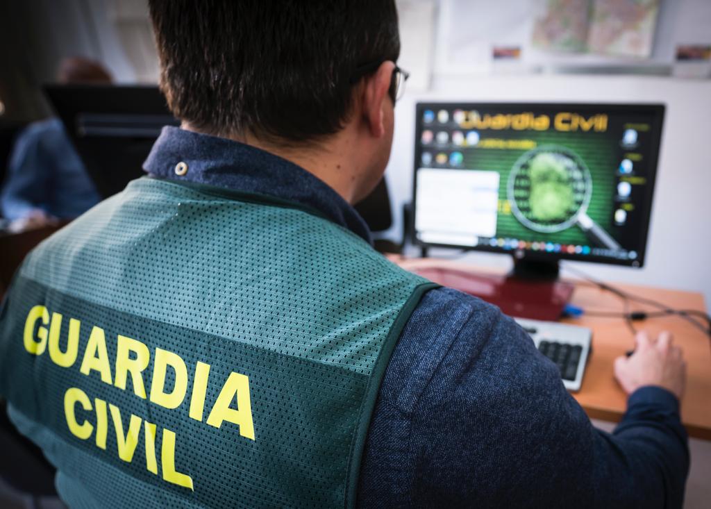 La Guardia Civil localiza un vehículo con 8 ocupantes, uno en el maletero, en Azagra (Navarra)