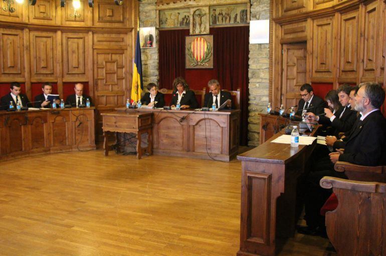 La sessió de comú de Sant Julià d'avui ha servit per aprovar una ampliació de capital de Camprabassa de cinc milions d'euros que eixugarà el deute de Naturlandia.