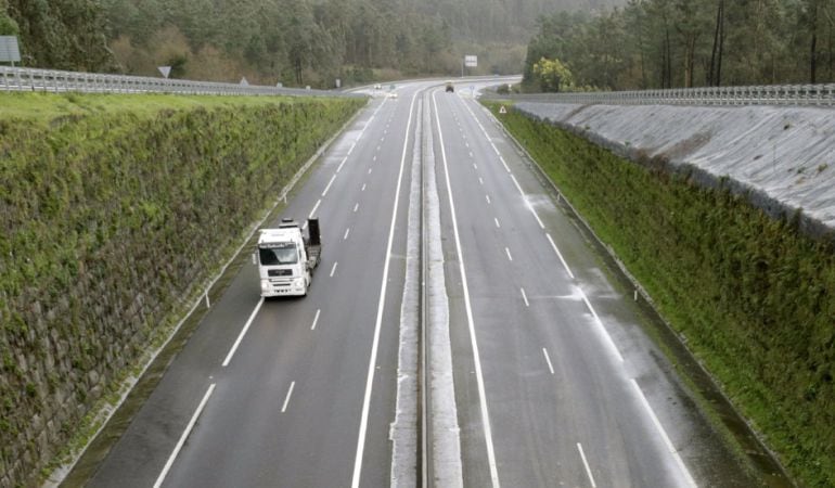 Un tramo de la autovía AG-56, que une Santiago y Brión.