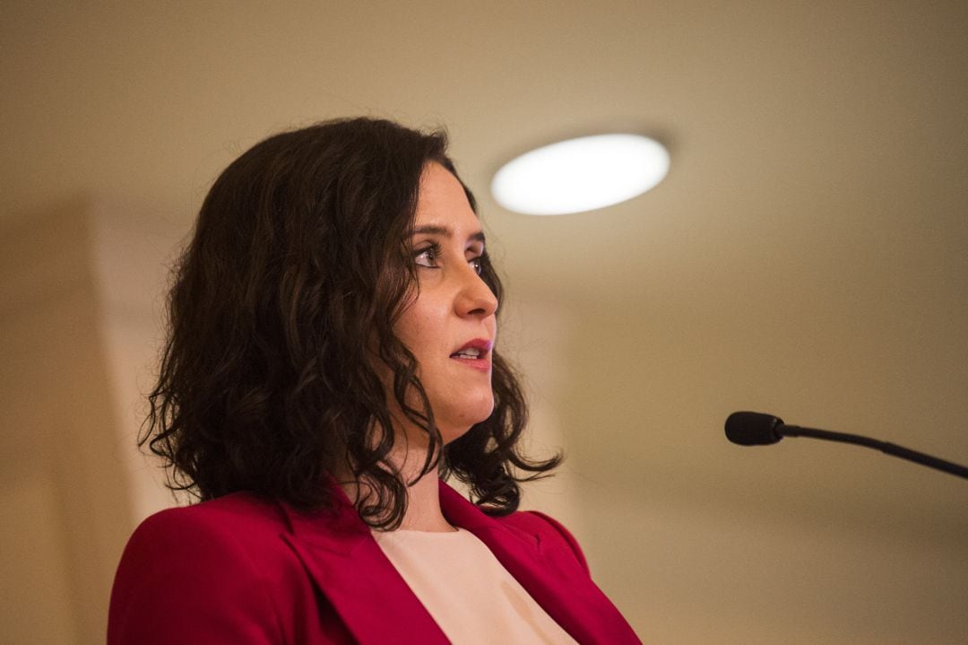 La presidenta de la Comunidad de Madrid, Isabel Díaz Ayuso, interviene en una rueda de prensa tras una reunión del Consejo de Gobierno.