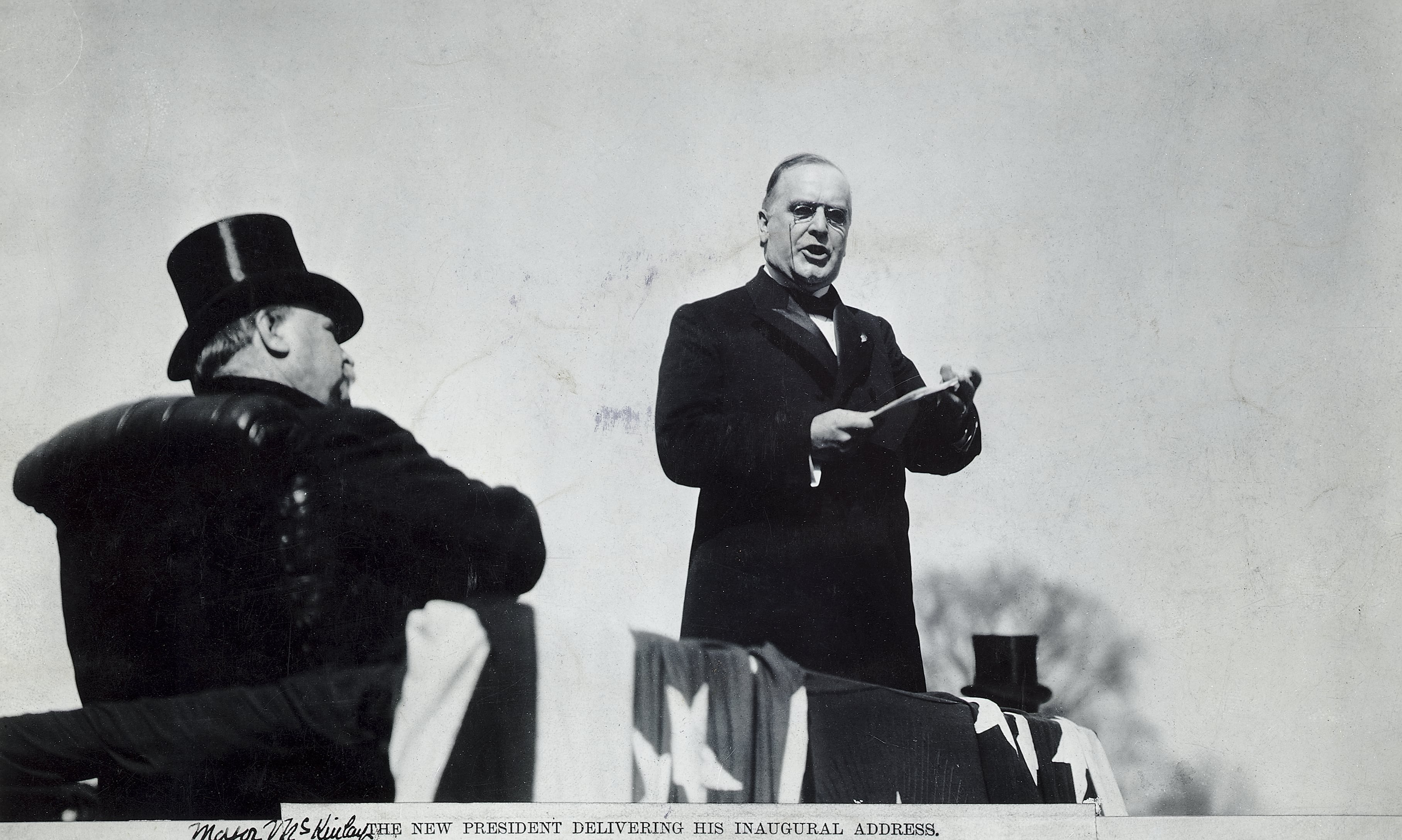 Willam McKinley (1843-1901) pronunciando su discurso de investidura como nuevo presidente de EEUU en 1897.