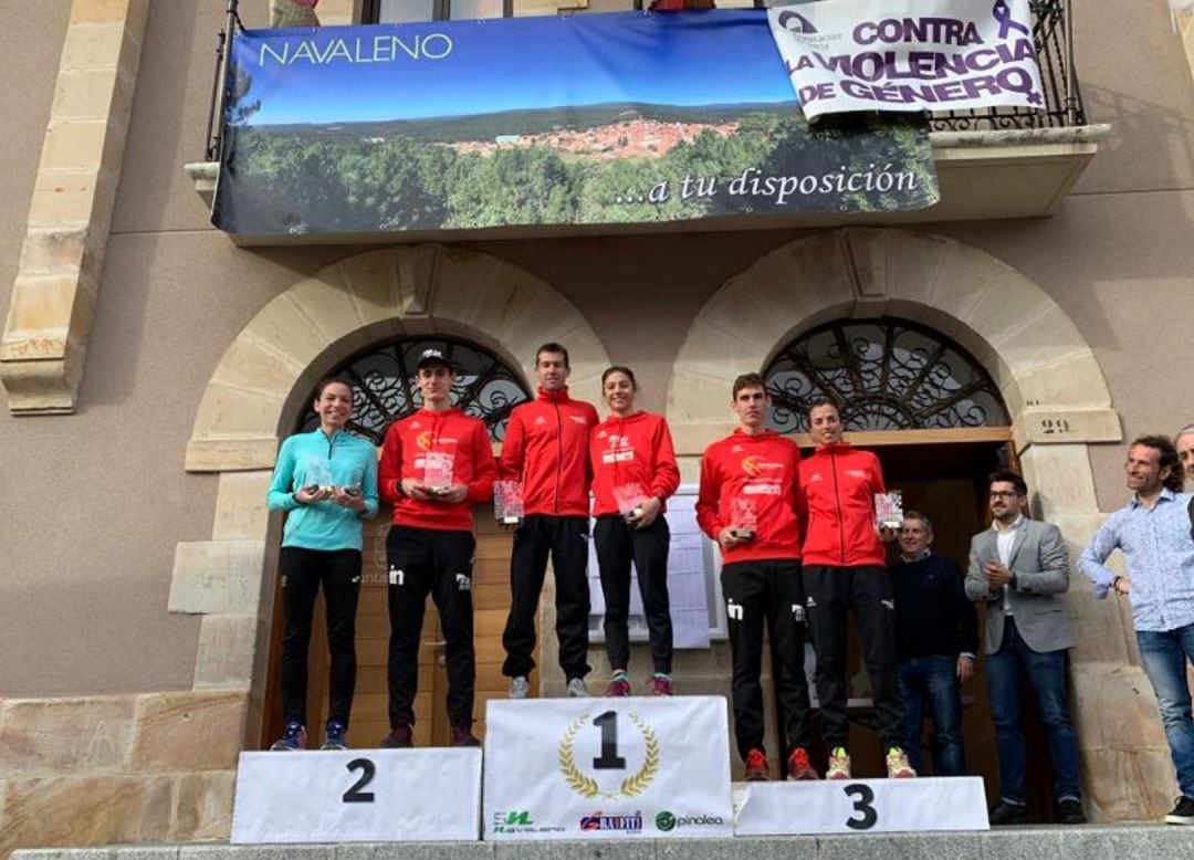 El podio del Campeonato Regional, con tres representantes del Triatlón Soriano.