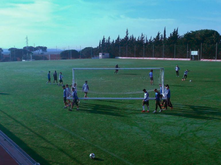 Los jugadores del Cádiz durante un entrenamiento