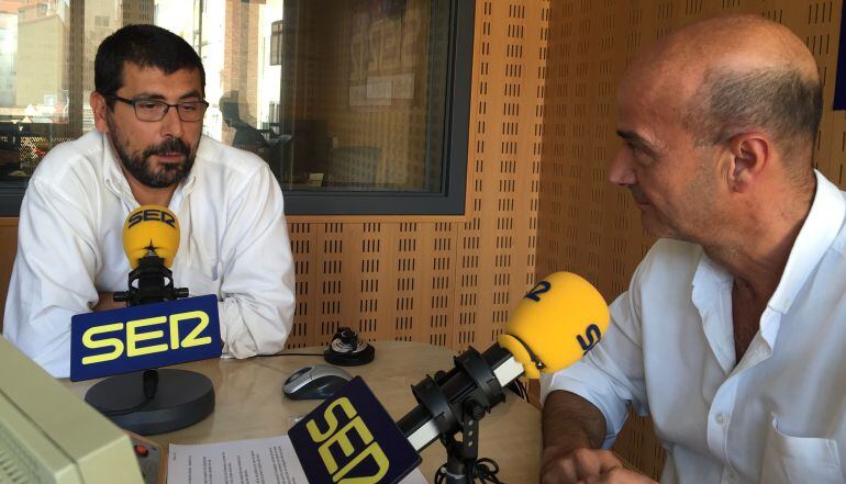 El concejal de Deportes, Alberto Bustos, en los estudios de Radio Valladolid