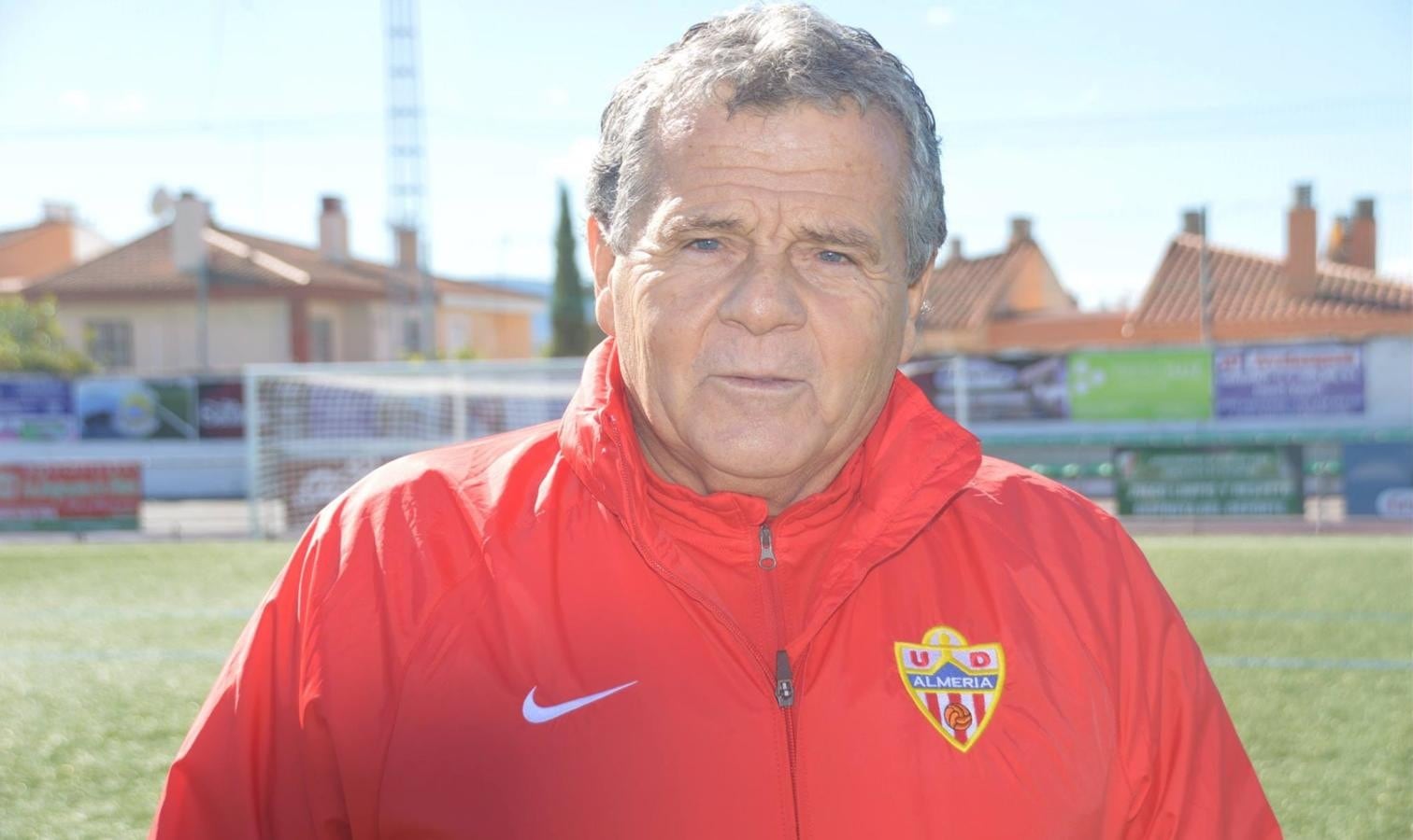 Luis Malpica lleva desde 2009 siendo el entrenador del conjunto de veteranos del Almería.