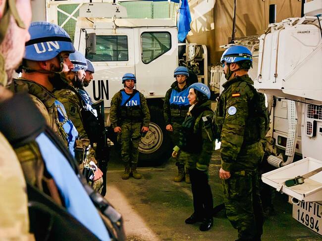 La ministra de Defensa, Margarita Robles en visita a los militares españoles desplegados en Líbano