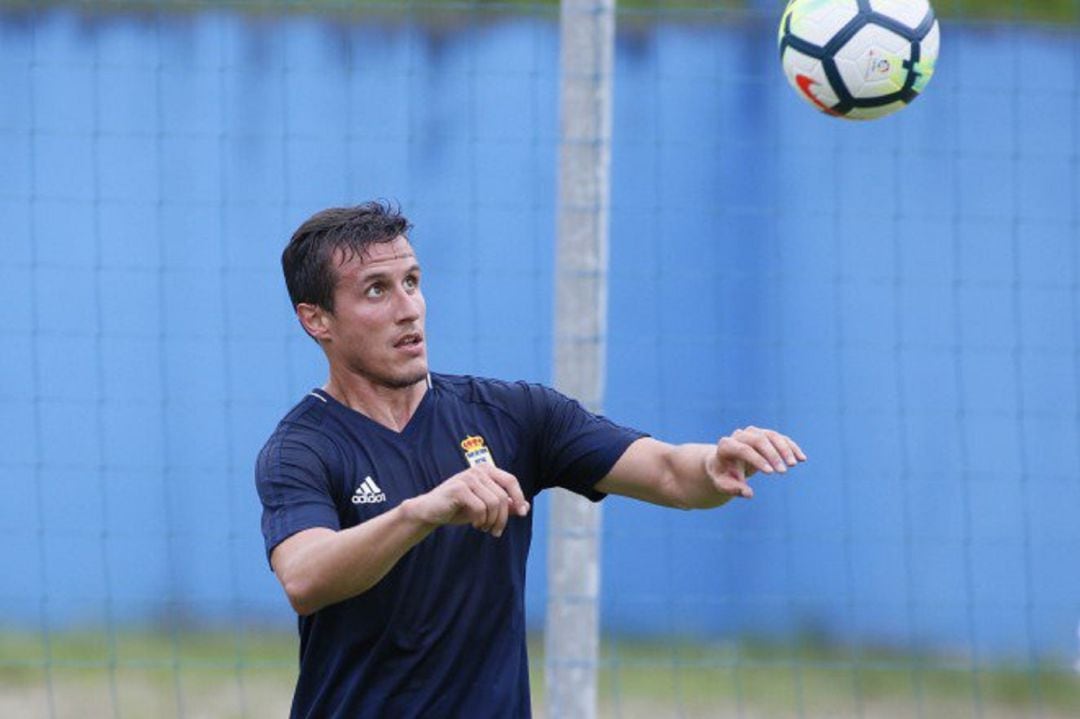 Christian Fernández durante un entrenamiento. 