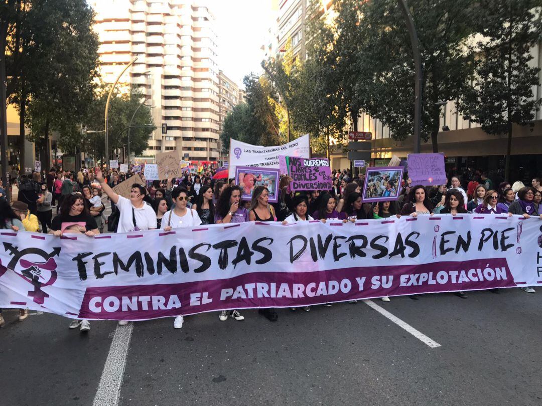 Miles de personas han vuelto a manifestarse esta tarde por Murcia pidiendo igualdad