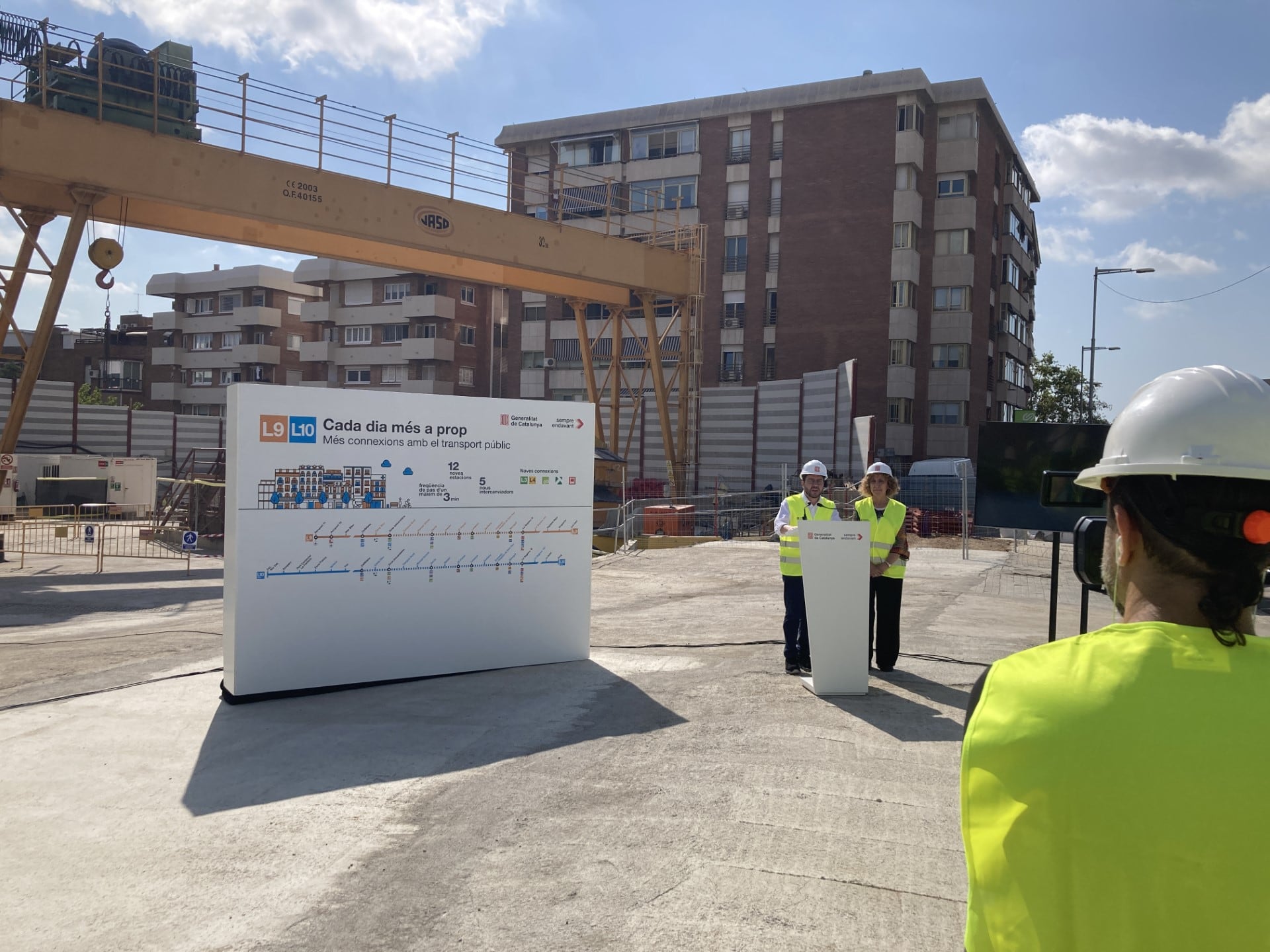 Pere Aragonès i Teresa Capella en la visita a les obres