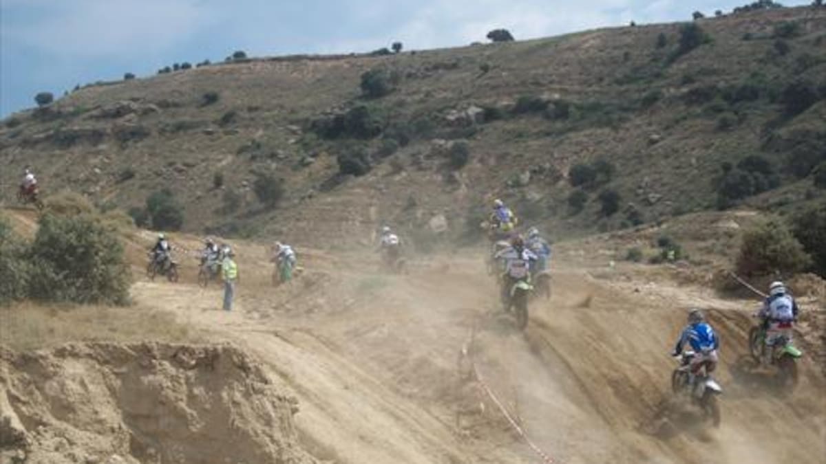 La Peña Motociclista Oscense organiza el Motocross de San Jorge