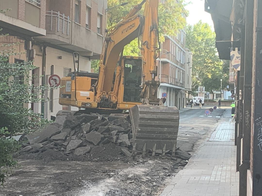 Las máquinas ya han empezado a trabajar en la calle Ramón y Cajal