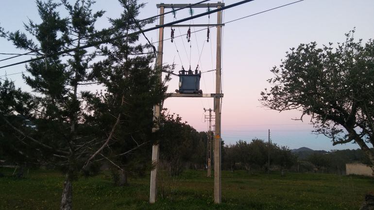 Imagen de archivo de los tendidos eléctricos en la zona de es Fornàs