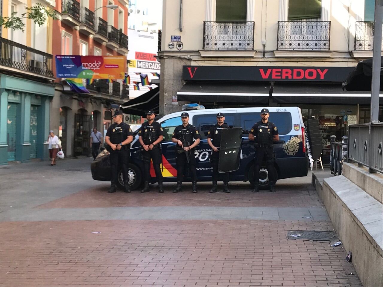 Agentes de la Policía Nacional en la Plaza de Chueca