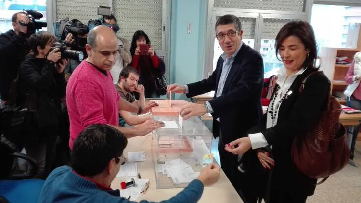 Patxi López: 'Espero que esta noche consigamos el cambio'