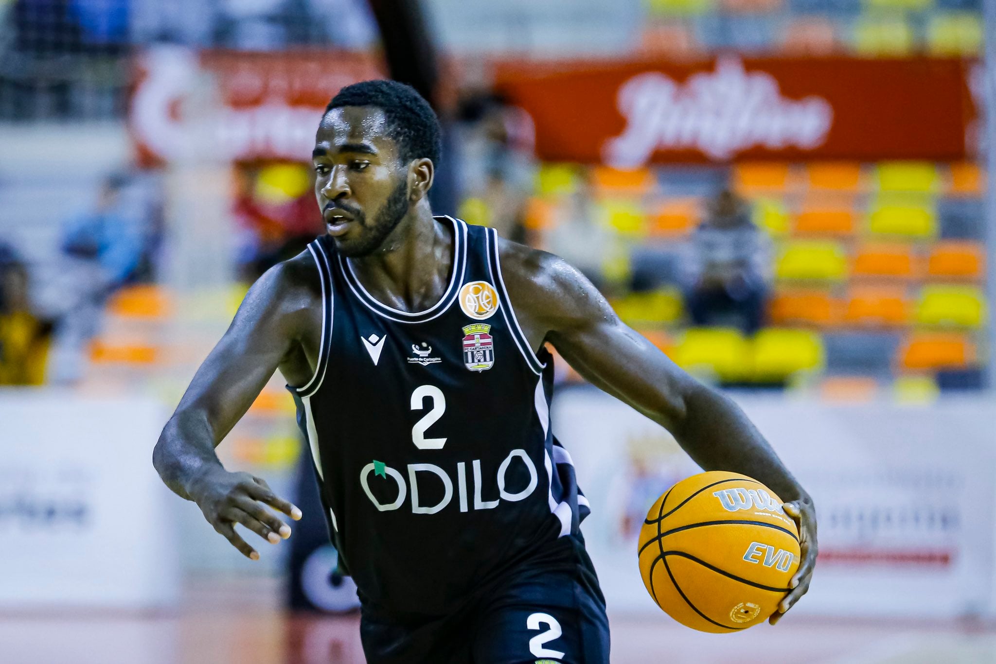 Sediq Garuba durante el tercer partido contra Betis