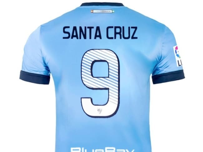 El Málaga percibirá más de medio millón de euros de BlueBay por la publicidad de las camisetas de hace varias temporadas