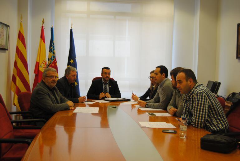 Los portavoces municipales del Ayuntamiento de Vila-real en la Junta sobre el Bisbe Pont.