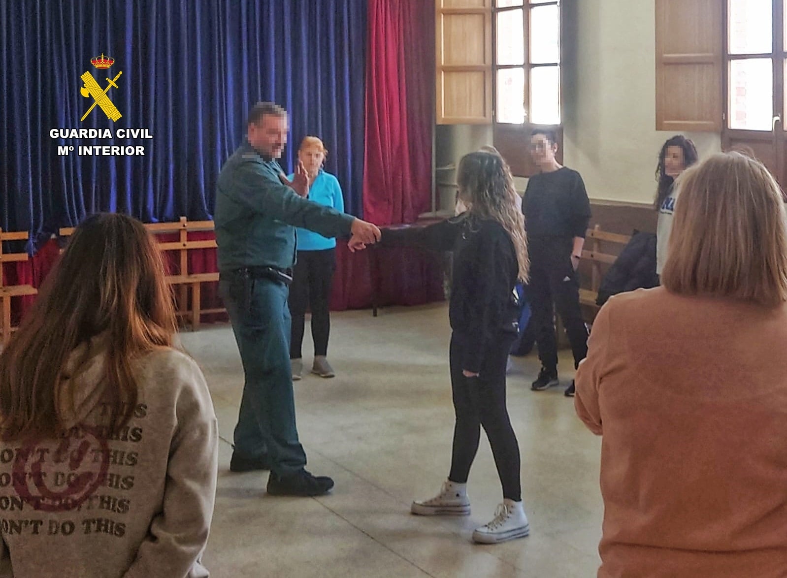 La Guardia Civil de Palencia realiza un taller de defensa personal para mujeres en Becerril