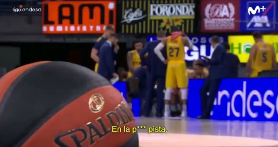 Imagen de un tiempo muerto de UCAM Murcia CB contra Baskonia