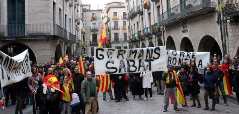 La concentració va congregar unes 300 persones.