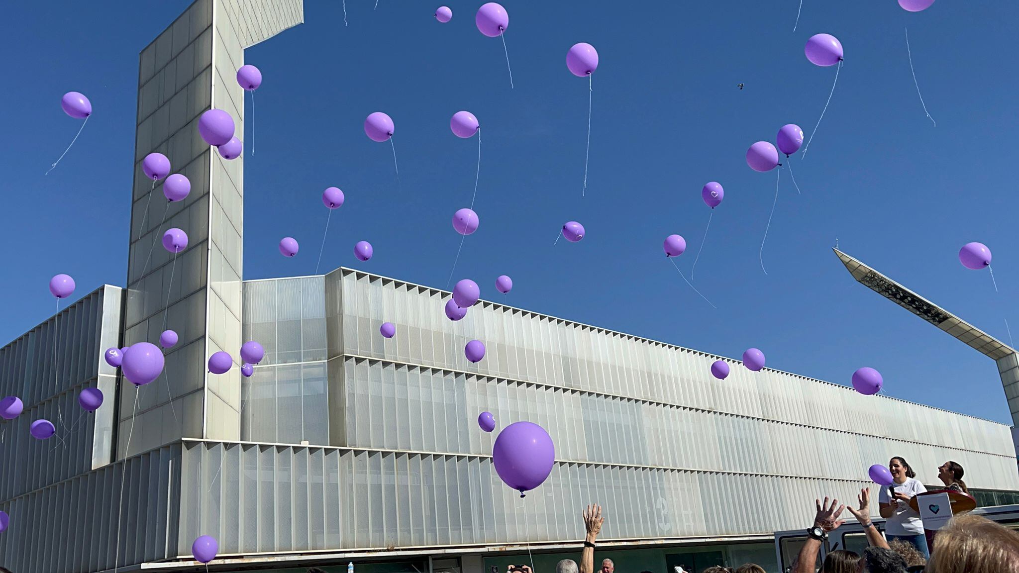 Imagen de archivo de la suelta de globos en una edición anterior de la Marcha en apoyo de las personas con problemas de Salud Mental que organiza el centro Hermanas Hospitalarias Palencia