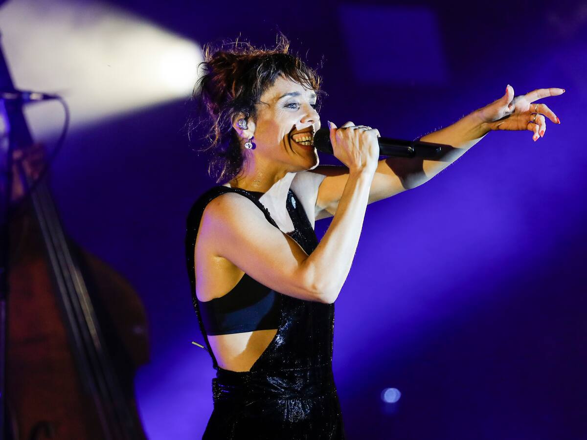 Zaz cierra el ciclo "Coruña Sounds" con concierto en el puerto