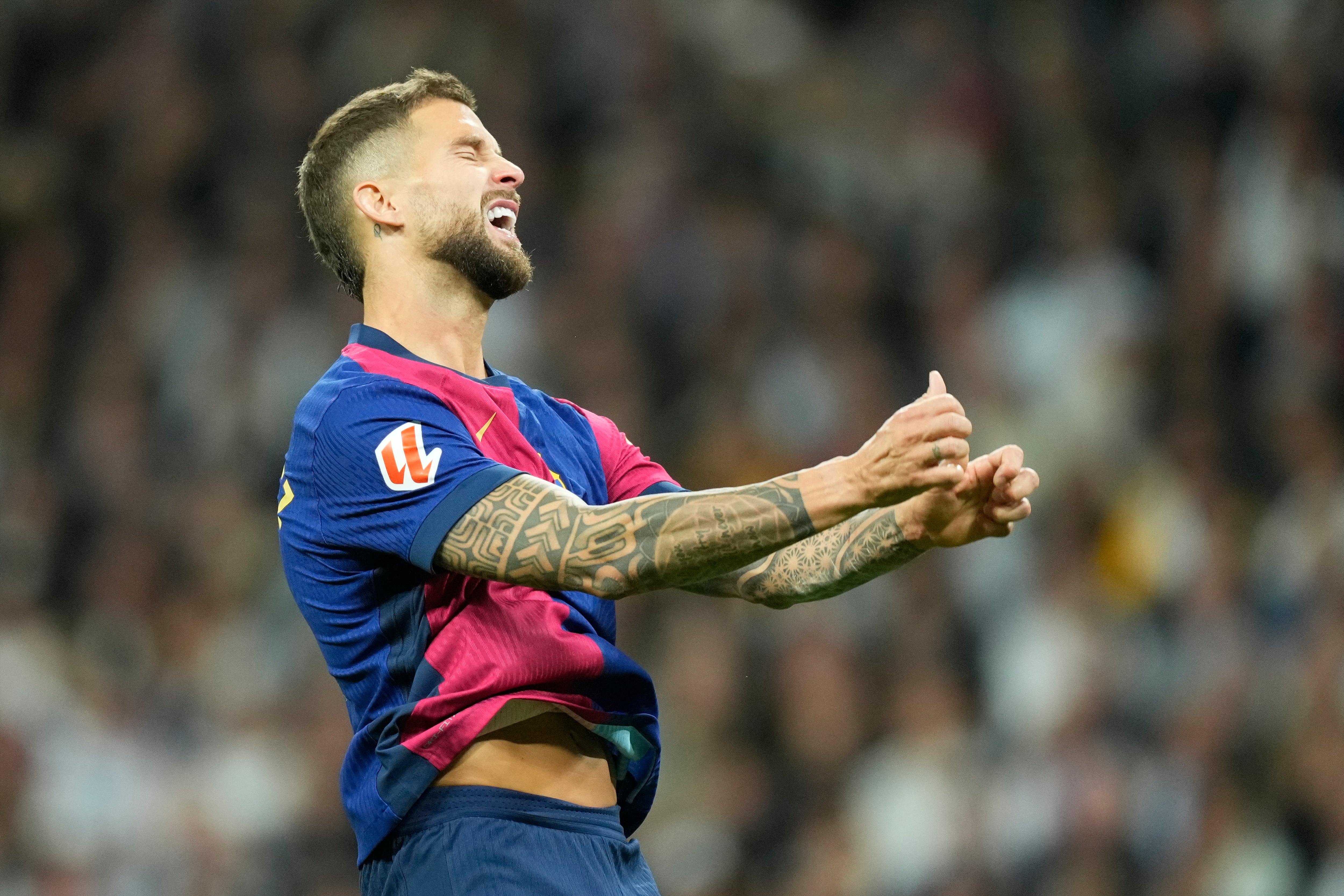 Iñigo Martínez, durante el partido de Liga entre Real Madrid y FC Barcelona, disputado en el Santiago Bernabéu