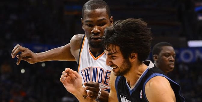 Durant defiende a Ricky Rubio