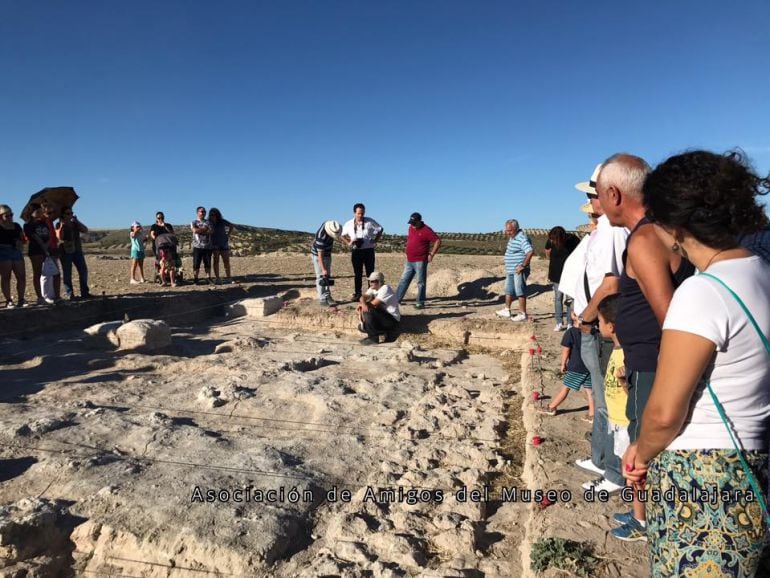 Visita a las excavaciones de Caraca el pasado verano.