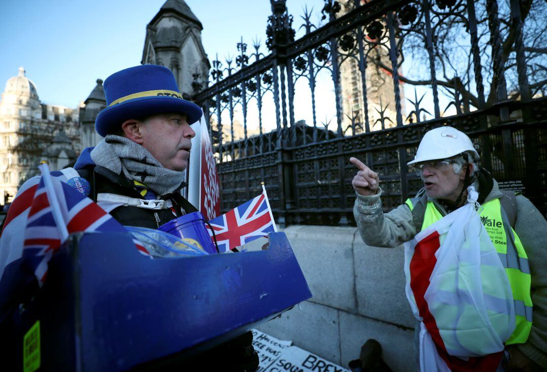 Protesta antibrexit junto al parlamento británico  