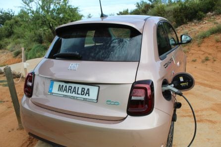 Fiat 500 en recarga