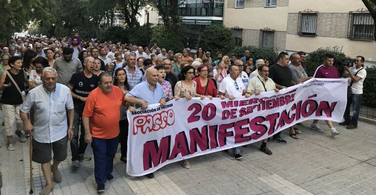 Los vecinos del Polígono del Valle durante la manifestación que protagonizaron el pasado mes de septiembre.