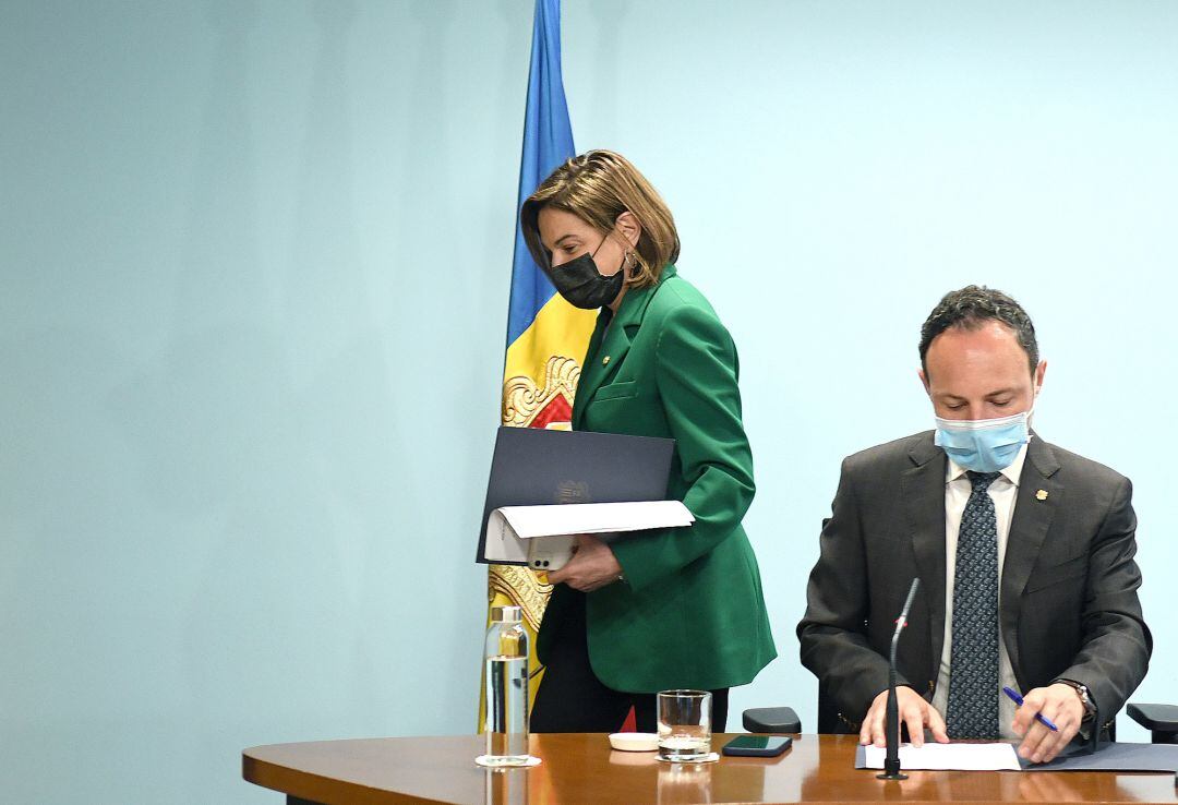 Verònica Canals i el cap de Govern, Xavier Espot.